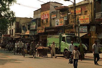 Straat in het oude centrum van Delhi