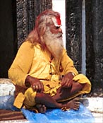 Sadhu voor de Maju Deval op Durbar Tole