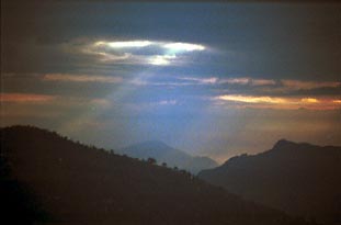 Sarangkot, hole in the clouds?