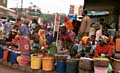De markt in Arusha, klik om beter te bekijken! (39 kb)